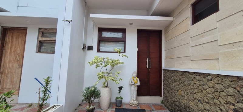 Leasehold  - Charming Villa for Sale in Kerobokan - Just 300m from Raya Canggu, Bali!