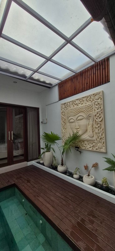 Leasehold  - Charming Villa for Sale in Kerobokan - Just 300m from Raya Canggu, Bali!