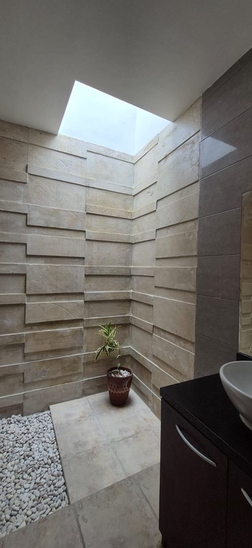 Leasehold  - Charming Villa for Sale in Kerobokan - Just 300m from Raya Canggu, Bali!