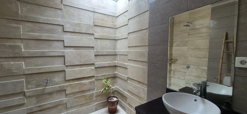 Leasehold  - Charming Villa for Sale in Kerobokan - Just 300m from Raya Canggu, Bali!