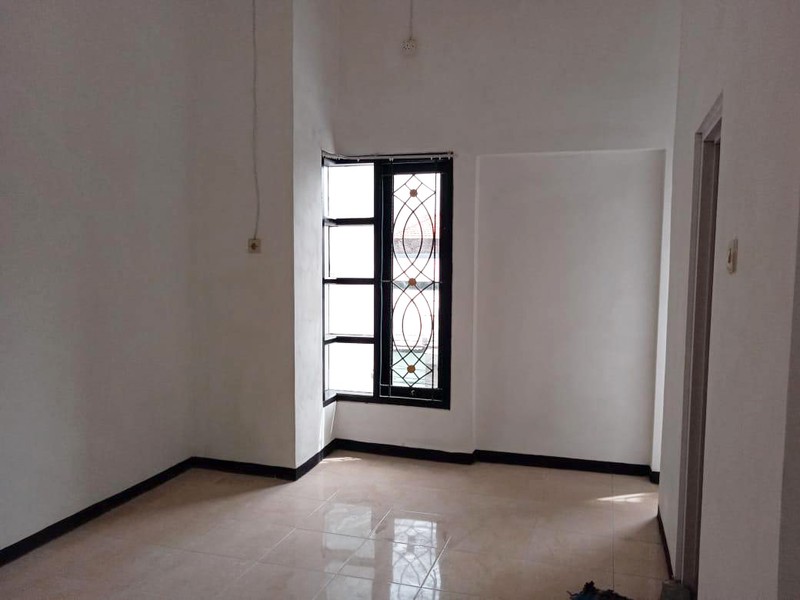 Rumah di Karang Asem Surabaya Timur, 2 Lantai, Minimalis, SIAP HUNI !!!