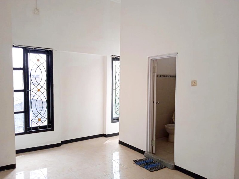 Rumah di Karang Asem Surabaya Timur, 2 Lantai, Minimalis, SIAP HUNI !!!