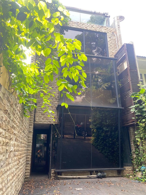 Dijual Rumah 5 Lantai Lokasi Strategis Di Jl. Panglima Polim, Kebayoran Baru, Jakarta Selatan