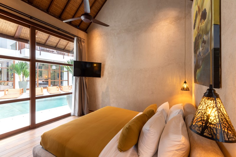 Leasehold - Tropical Luxury Living - Elegant 6 Bedroom Villa with Private Pool & Gym