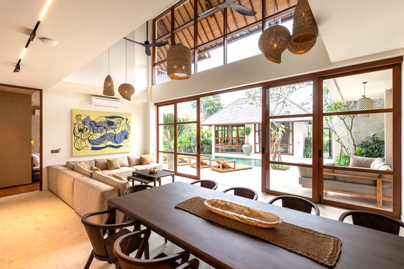 Leasehold - Tropical Luxury Living - Elegant 6 Bedroom Villa with Private Pool & Gym