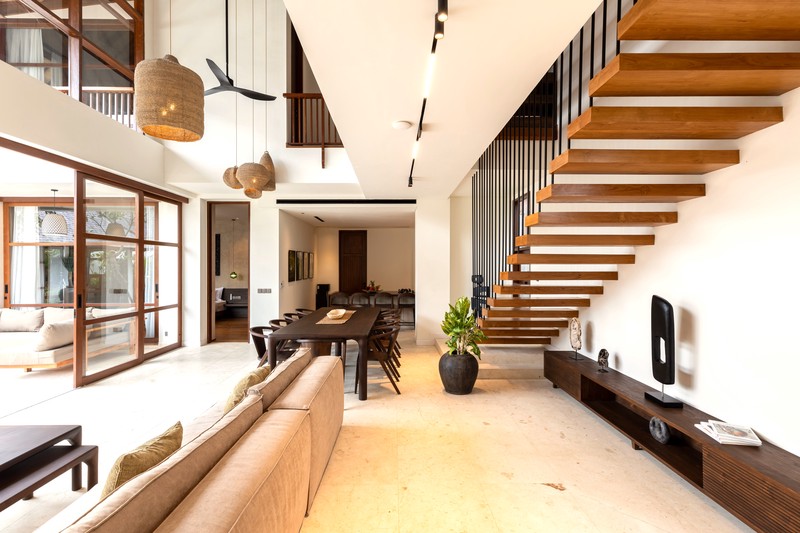 Leasehold - Tropical Luxury Living - Elegant 6 Bedroom Villa with Private Pool & Gym