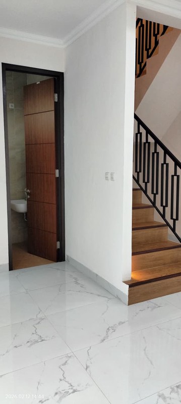RUMAH SIAP HUNI AKSES 2 MOBIL DI GRAHA RAYA, TANGERANG SELATAN