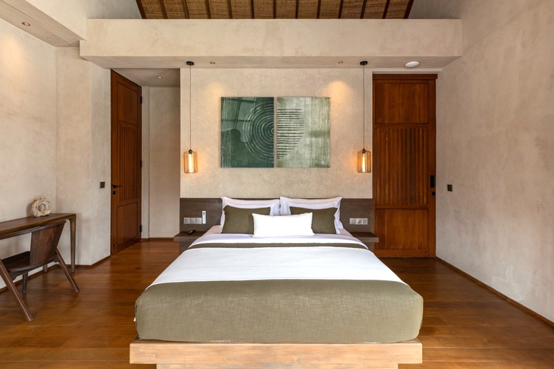 Leasehold - Tropical Luxury Living - Elegant 6 Bedroom Villa with Private Pool & Gym