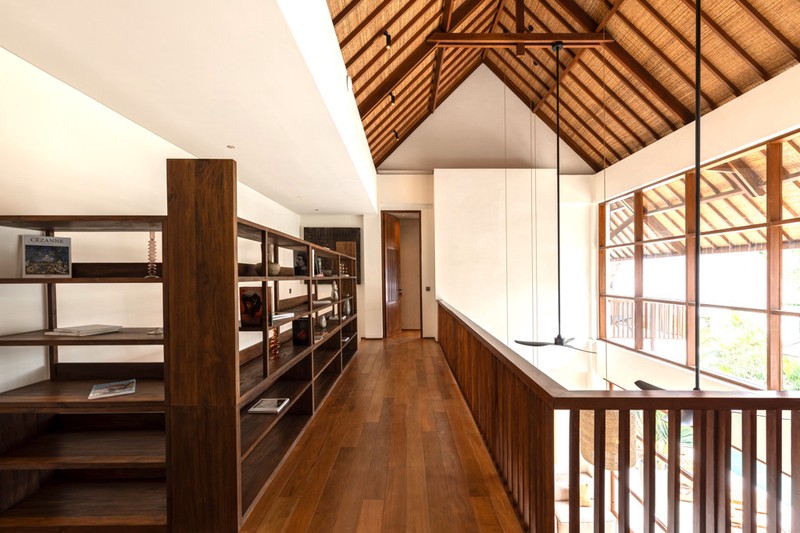 Leasehold - Tropical Luxury Living - Elegant 6 Bedroom Villa with Private Pool & Gym