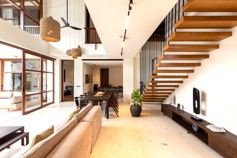 Leasehold - Tropical Luxury Living - Elegant 6 Bedroom Villa with Private Pool & Gym