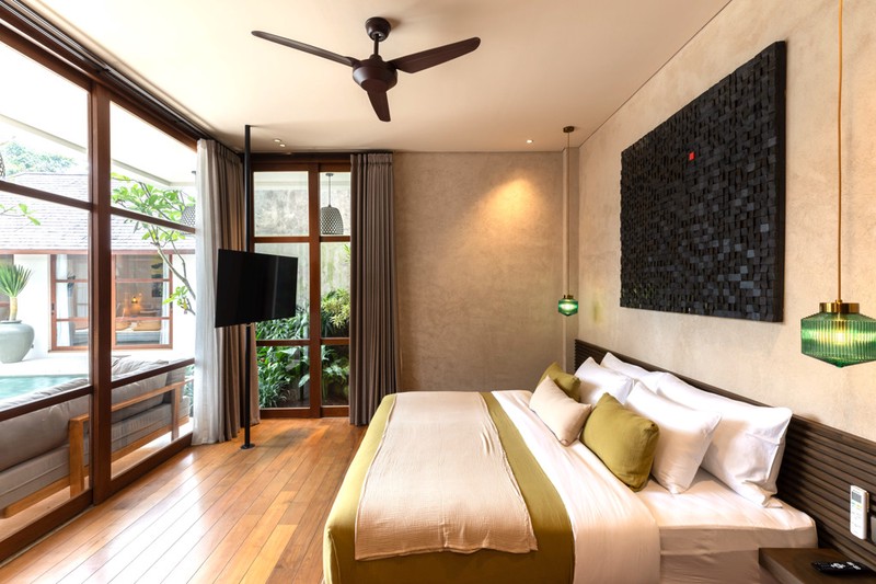 Leasehold - Tropical Luxury Living - Elegant 6 Bedroom Villa with Private Pool & Gym