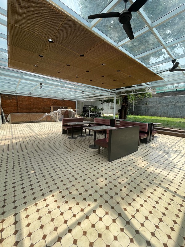 Dijual Rumah Belanda dengan Lahan Luas di Kawasan Menteng