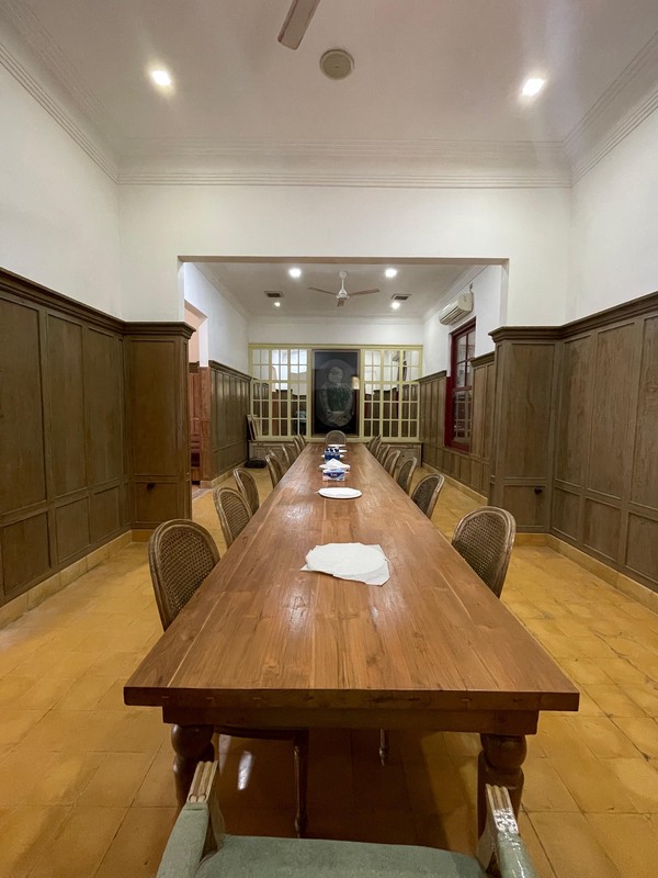 Dijual Rumah Belanda dengan Lahan Luas di Kawasan Menteng