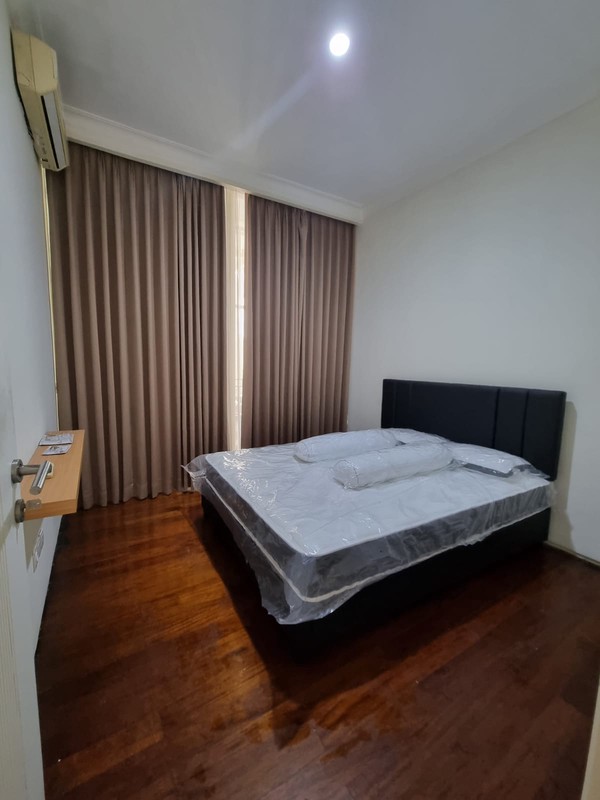 Rumah Pakuwon Indah Fully Furnished Cluster Larizembassy Pakuwon Indah Golf Surabaya Barat