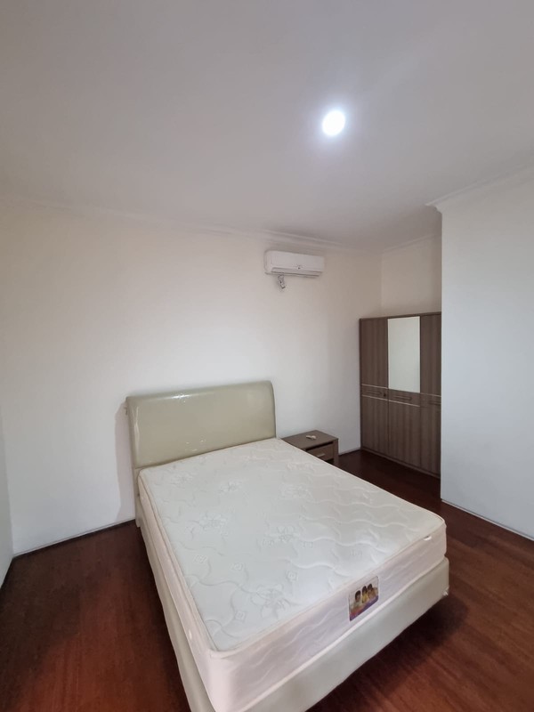 Rumah Pakuwon Indah Fully Furnished Cluster Larizembassy Pakuwon Indah Golf Surabaya Barat