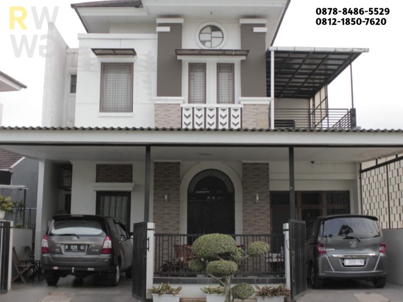 Rumah Dijual di Grand Wisata - Mewah 2 Lantai, Pojokan Boulevard, 6+1 KT & Taman Air Mancur