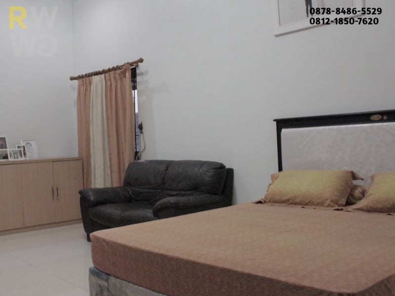 Dijual Rumah di Grand Wisata - Mewah 2 Lantai, Pojokan Boulevard, Taman Air Mancur