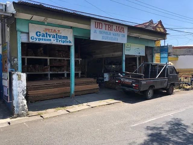 Di jual Rumah toko di jalan raya Semolowaru 126, lokasi niaga, strategis hanya 200 meter menuju Raya Merr, cocok untuk bisnis/niaga