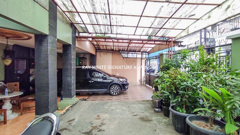 Rumah dan Kost Aktif Lokasi Elite dan Strategis di Menteng Dalam