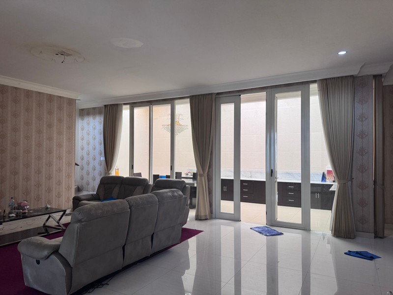 Rumah Mewah LaRizwood Larizgolf Pakuwon Indah Surabaya Barat