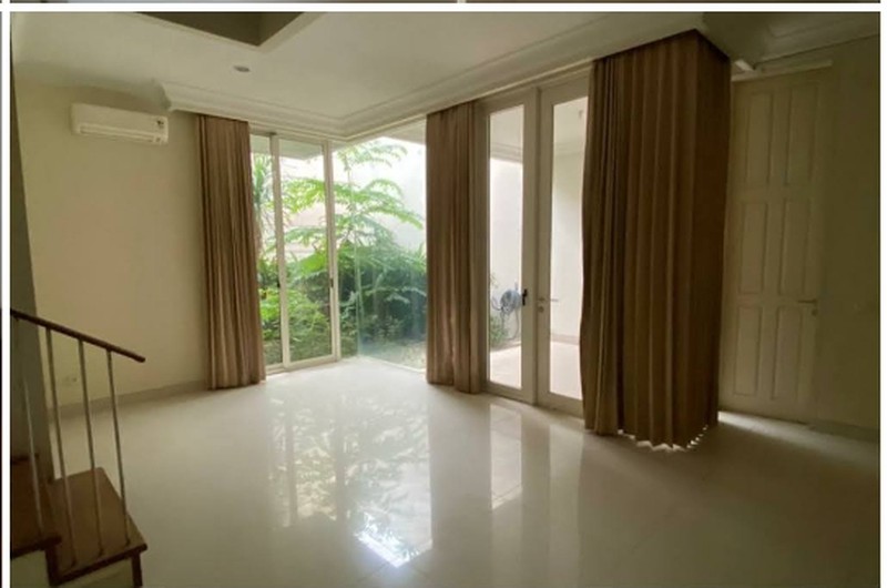 Rumah Pakuwon Indah Larizwood Larizgolf Siap Huni