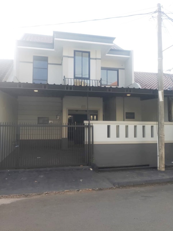 dijual cepat rumah strategis tengah kota siap huni di villa melati mas serpong tangerang selatan banten