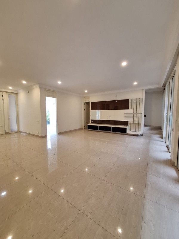 Rumah Mewah Pakuwon Indah Cluster LaRizwood Pakuwon Indah Mall Surabaya Barat 