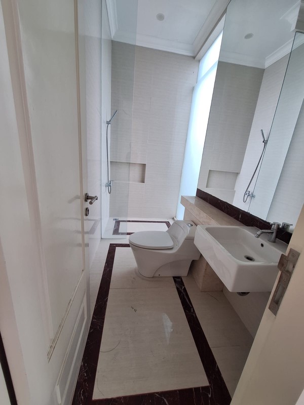 Rumah Mewah Pakuwon Indah Cluster LaRizwood Pakuwon Indah Mall Surabaya Barat 