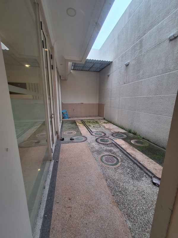 Rumah Mewah Pakuwon Indah Cluster LaRizwood Pakuwon Indah Mall Surabaya Barat 