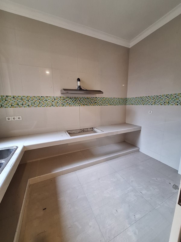 Rumah Mewah Pakuwon Indah Cluster LaRizwood Pakuwon Indah Mall Surabaya Barat 