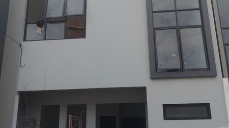 dijual cepat rumah berderet 3 unit  kondisi baru di griya loka bsd city tangerang selatan banten