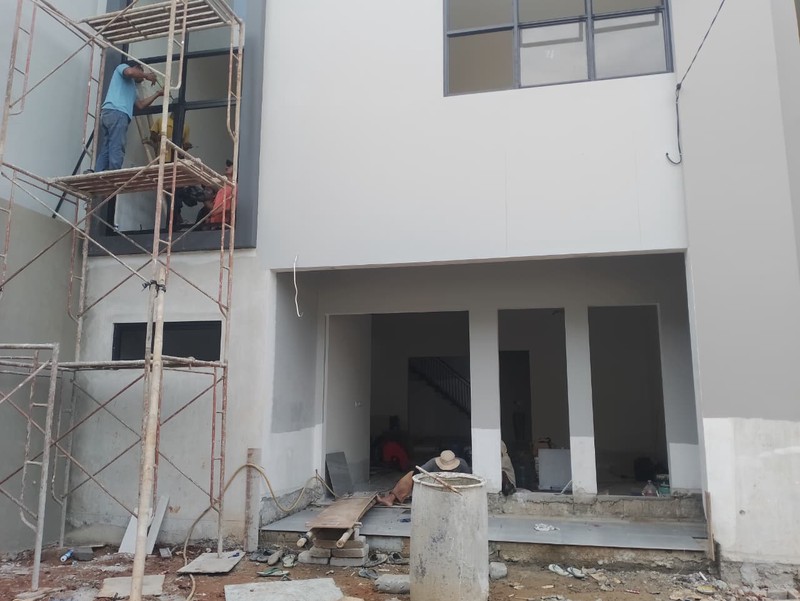 dijual cepat rumah berderet 3 unit shm bisa kpr  kondisi baru di griya loka bsd city tangerang selatan banten