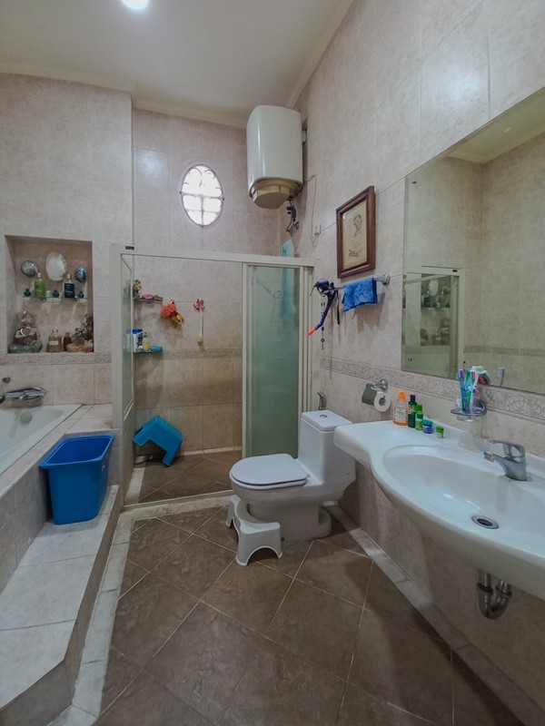 Rumah Mewah Elegan di Legenda Wisata Cibubur, dekat Kota Wisata