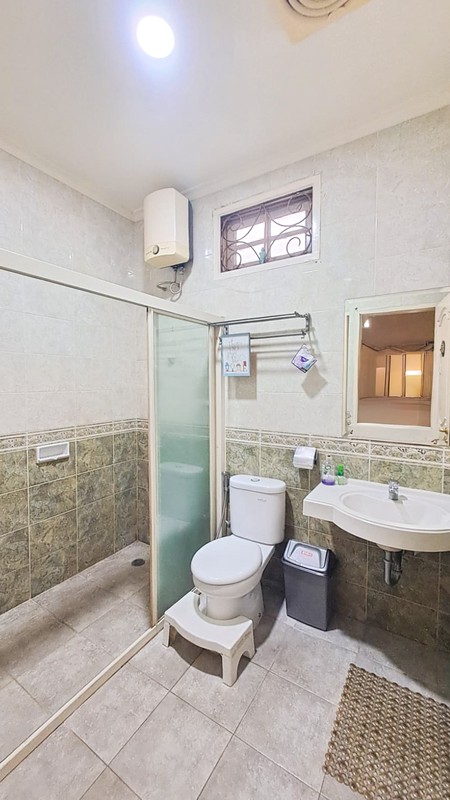 Rumah Mewah Elegan di Legenda Wisata Cibubur, dekat Kota Wisata