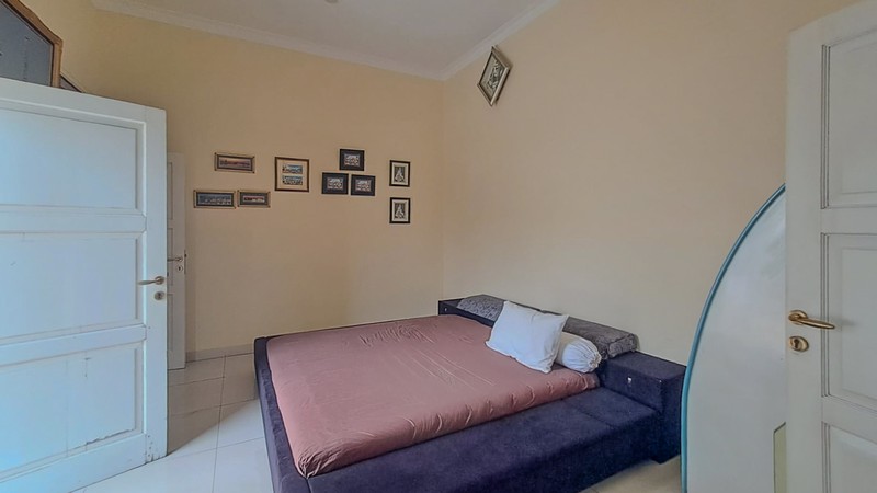 Rumah Mewah Elegan di Legenda Wisata Cibubur, dekat Kota Wisata