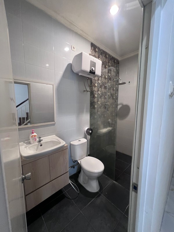 dijual cepat rumah siap huni  akses toll  area cisauk Tangerang selatan banten 