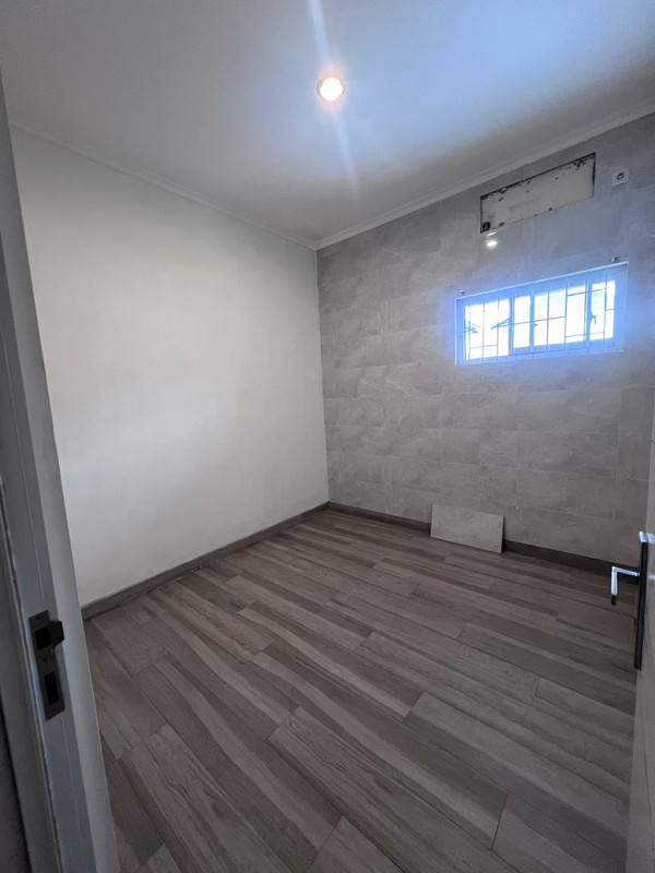 dijual cepat rumah siap huni  akses toll  area cisauk Tangerang selatan banten 