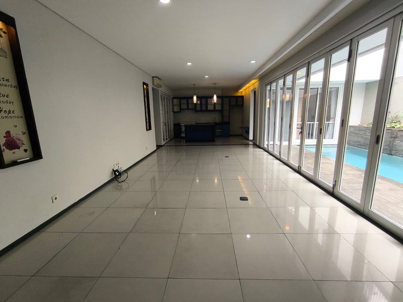 Rumah Disewakan di Rawa Barat