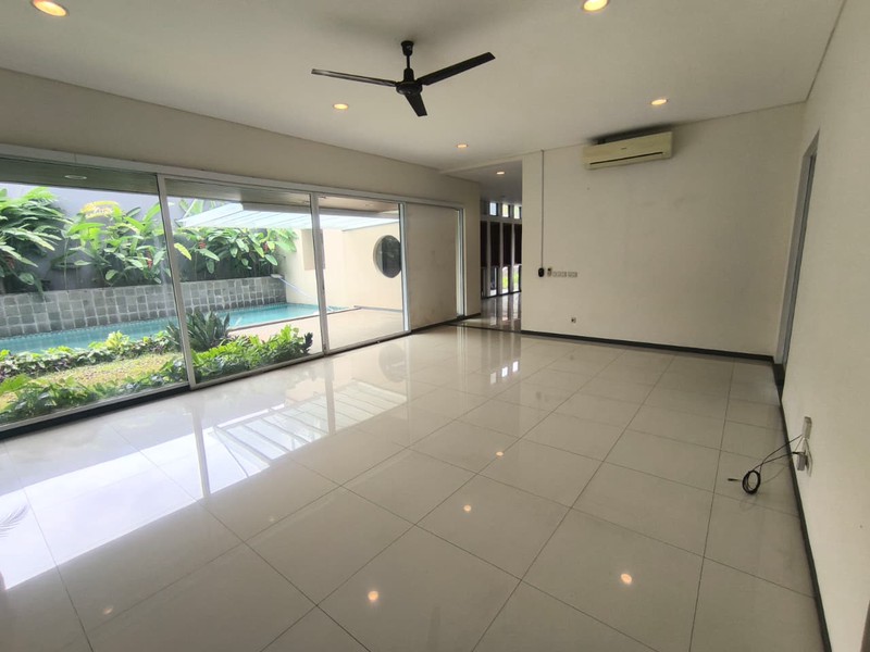 Rumah Disewakan di Rawa Barat