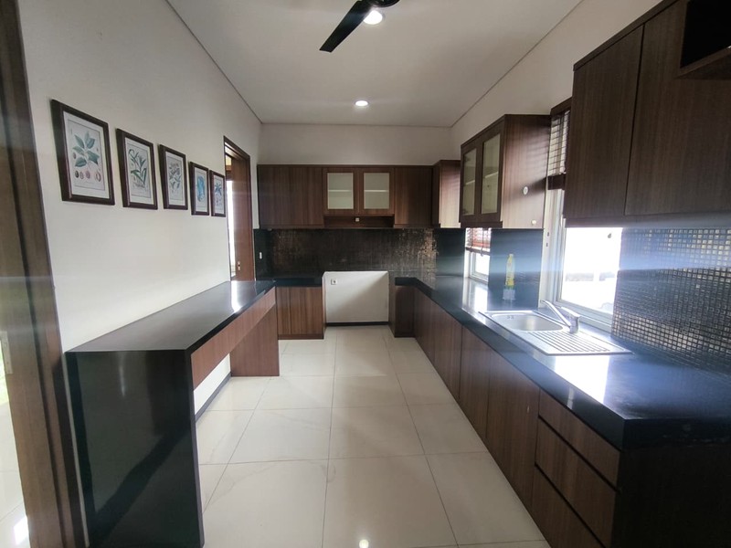 Rumah Disewakan di Rawa Barat