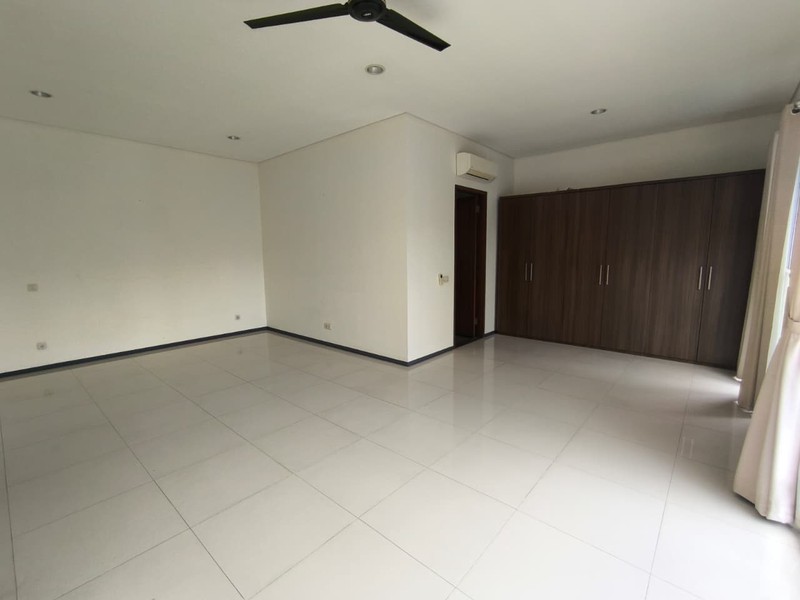 Rumah Disewakan di Rawa Barat