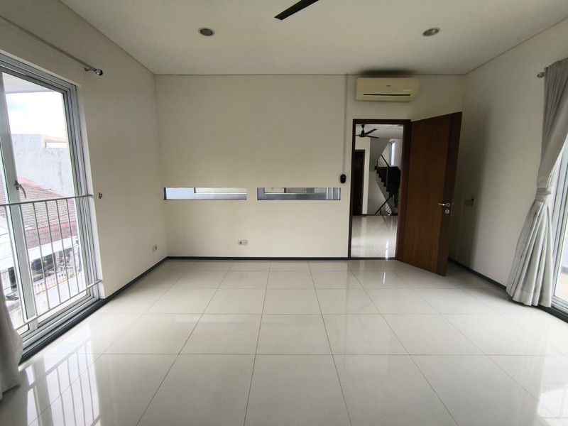 Rumah Disewakan di Rawa Barat