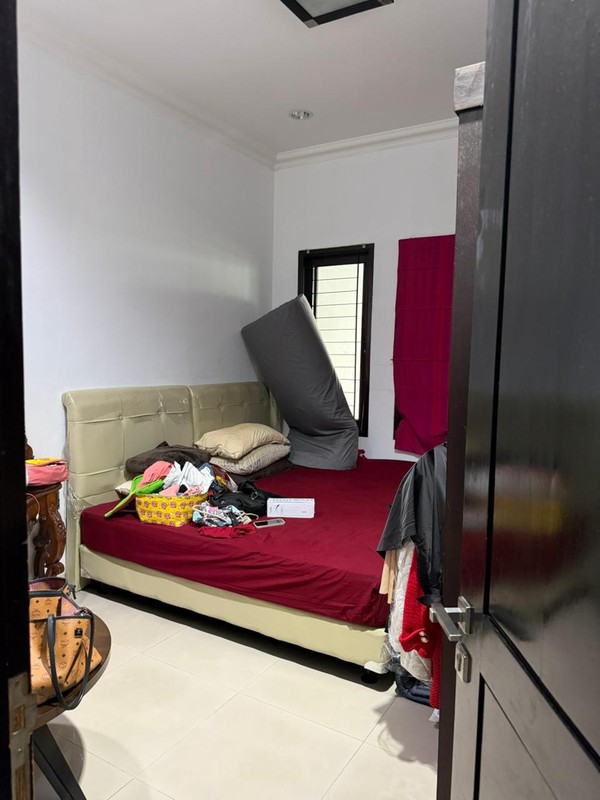 DISEWA RUMAH JALAN CIPANAS KEBAYORAN BARU JAKARTA SELATAN