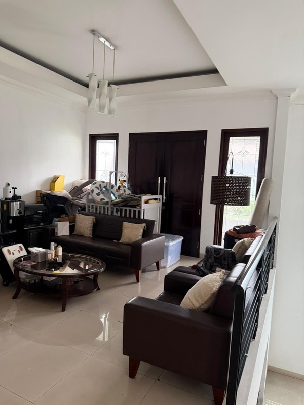 DISEWA RUMAH JALAN CIPANAS KEBAYORAN BARU JAKARTA SELATAN