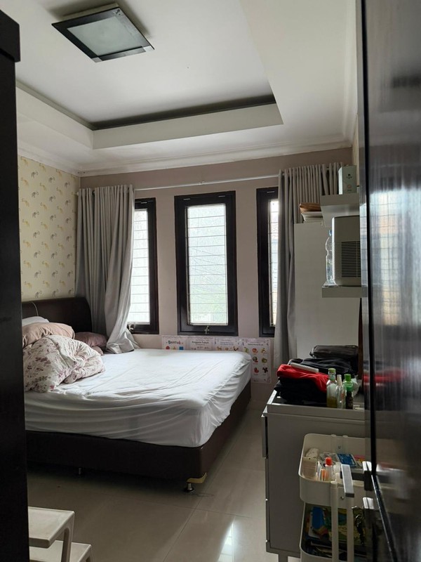 DISEWA RUMAH JALAN CIPANAS KEBAYORAN BARU JAKARTA SELATAN