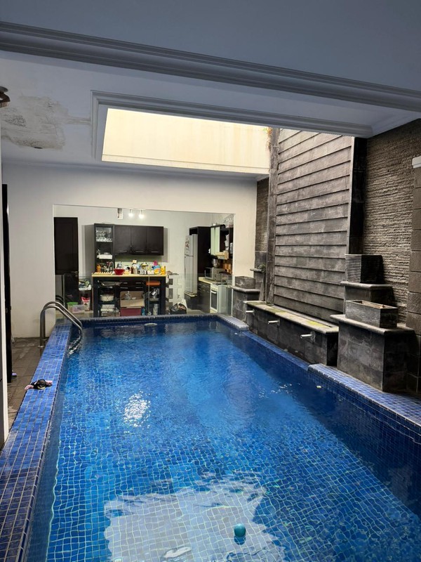 DISEWA RUMAH JALAN CIPANAS KEBAYORAN BARU JAKARTA SELATAN