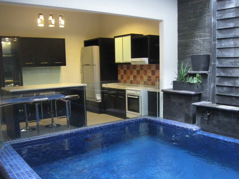 DISEWA RUMAH JALAN CIPANAS KEBAYORAN BARU JAKARTA SELATAN