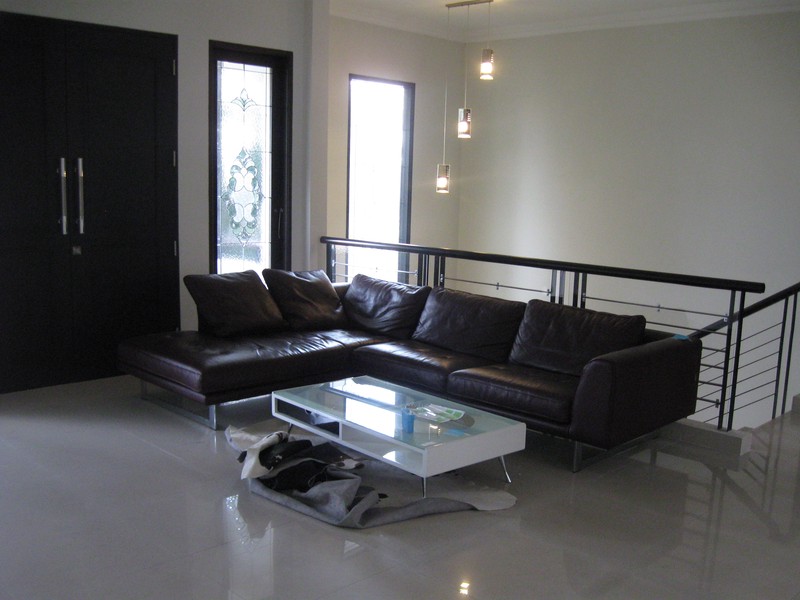 DISEWA RUMAH JALAN CIPANAS KEBAYORAN BARU JAKARTA SELATAN