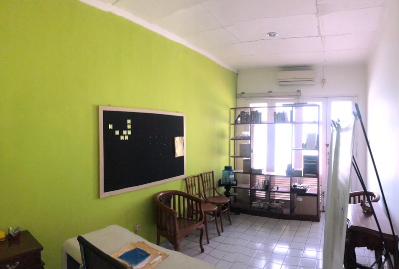 Di Sewakan Rumah 2 lantai Hijau dengan atmosfer segar di Kotawisata