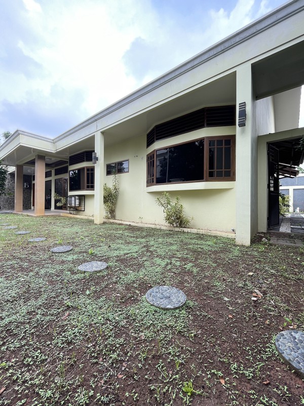 Dijual Rumah Terawat Dekat Gerbang Tol Kukusan dan Kampus UI Depok 